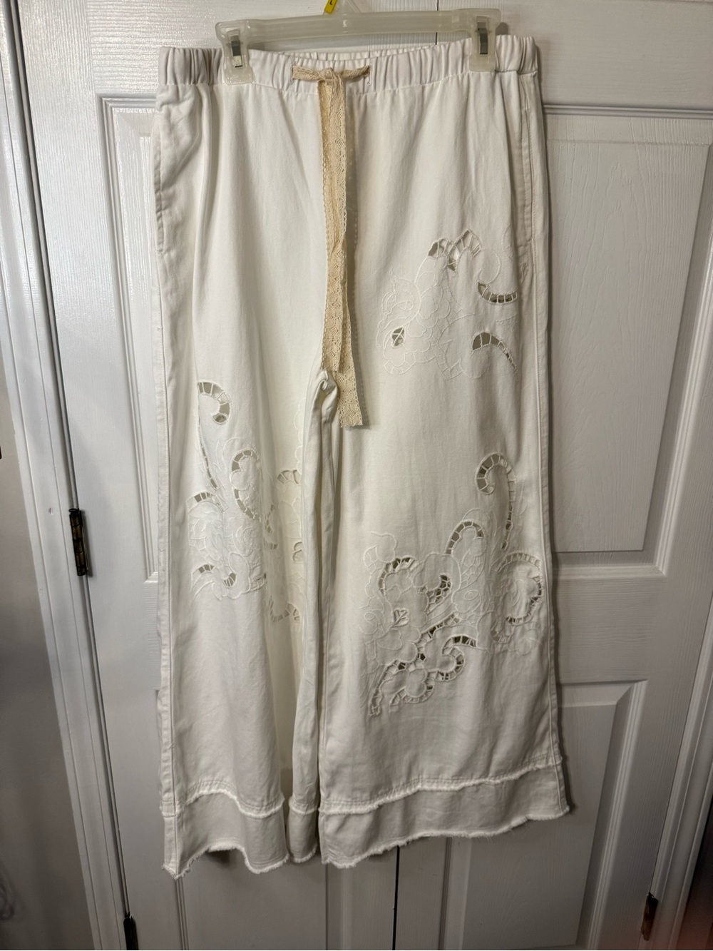 POL White Wide-Leg Pants with Embroidered Cutouts